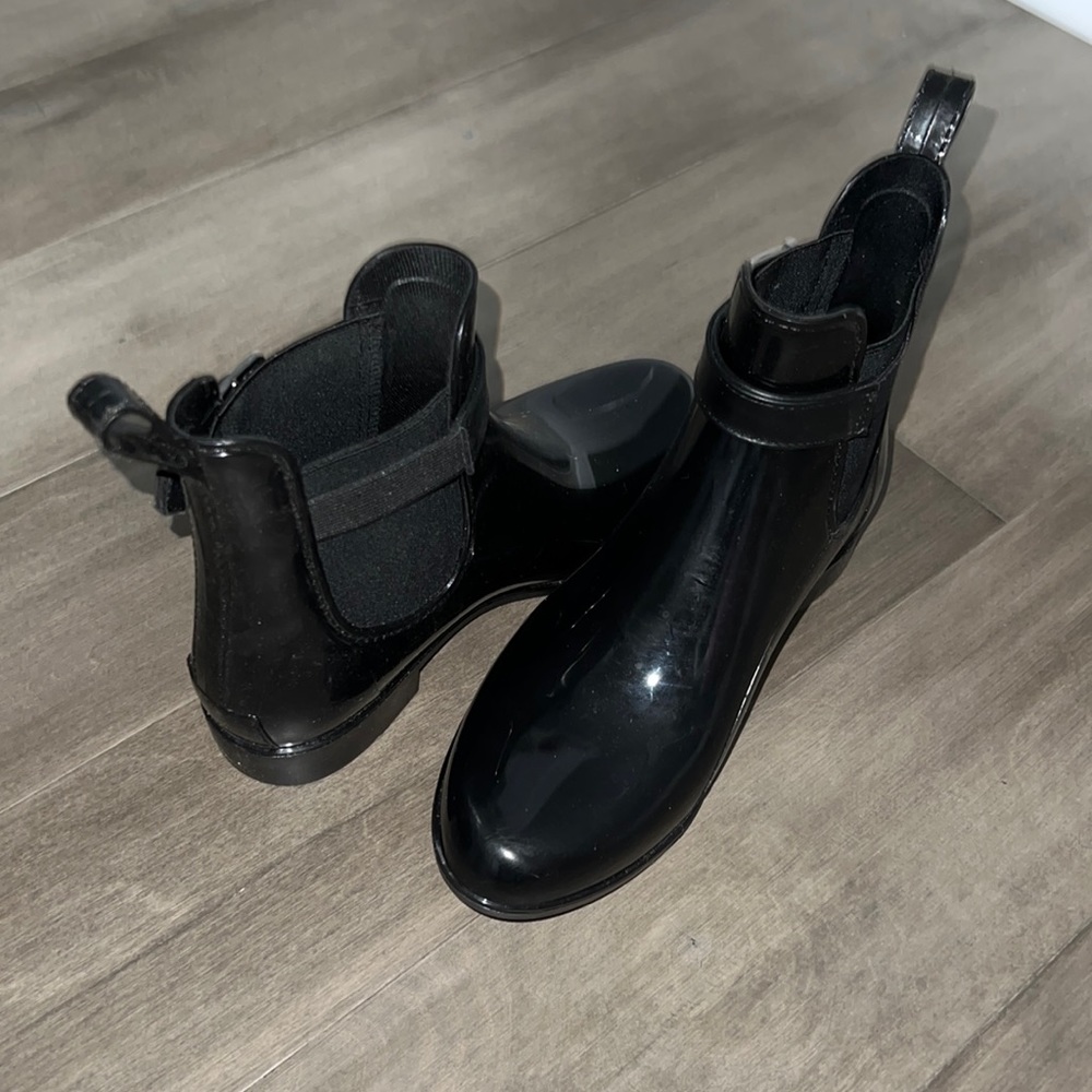 Rain boots only wore once, it was a gift